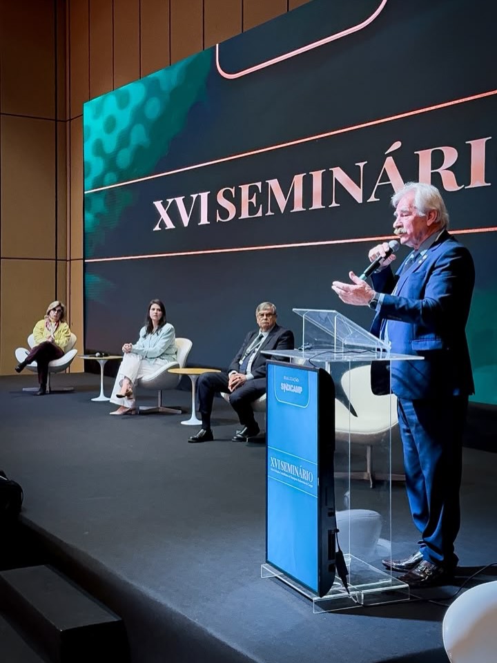 🚛✨ A CNTTT presente nos debates que constroem o futuro do transporte rodoviário de cargas 

O presi